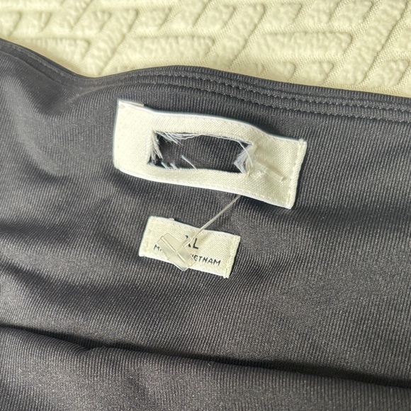 Aritzia Babaton Second Skin Contour Black Tube Top, new without tags - Picture 5 of 10